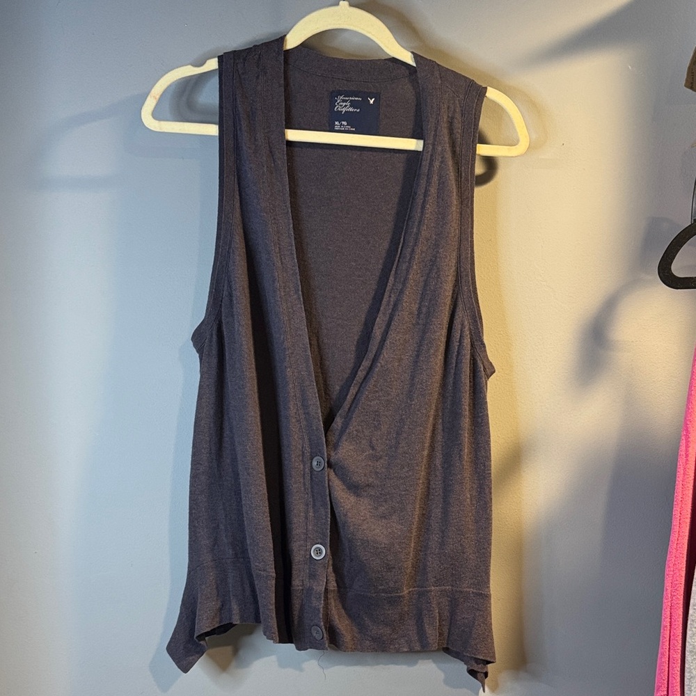 American Eagle Outfitters Dark Gray Sleeveless Vest